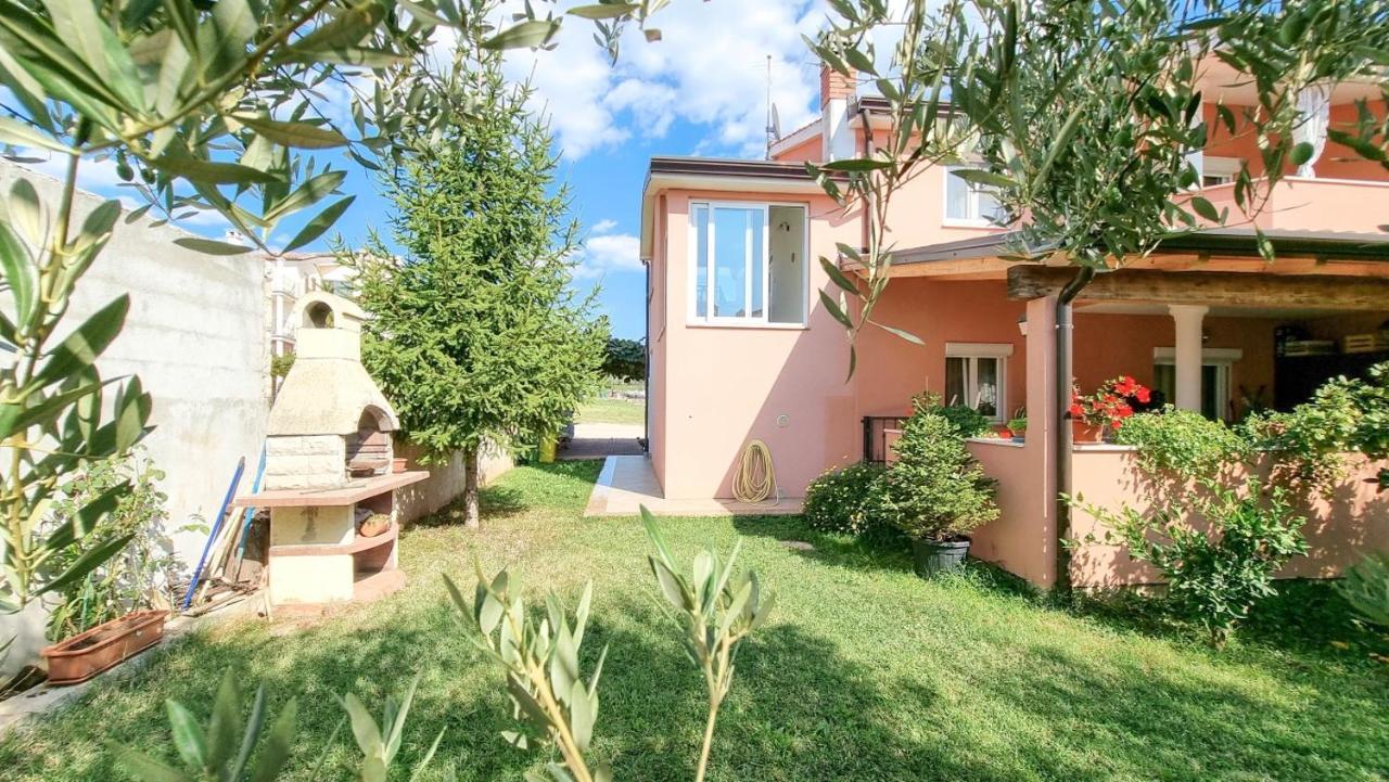 Stelia Apartment Novigrad  Luaran gambar