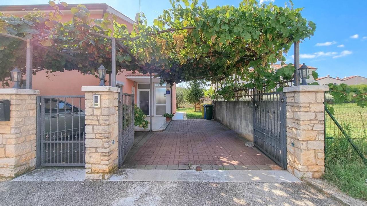 Stelia Apartment Novigrad  Luaran gambar